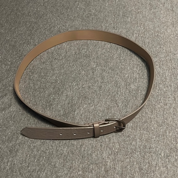 Accessories - Tan women’s belt size Medium